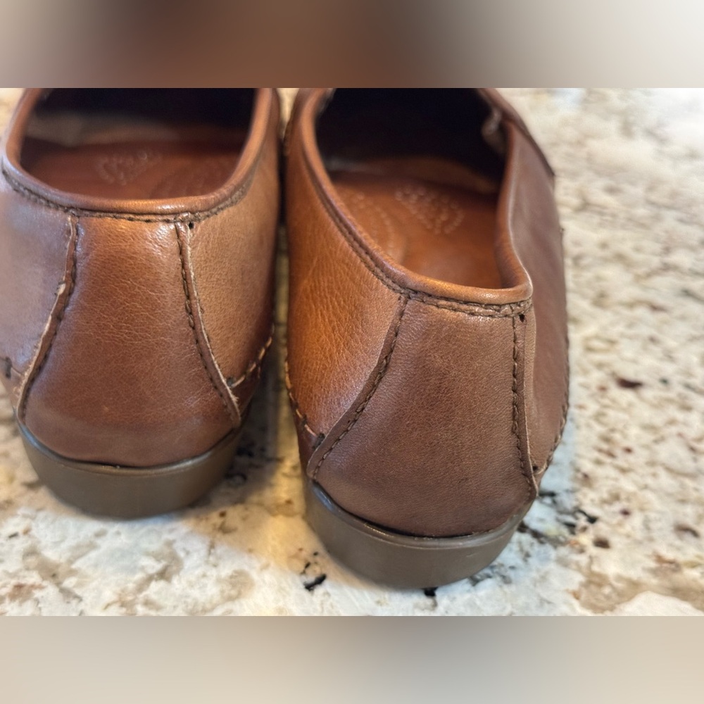 Dexter Women's Brown‎ Leather Loafers - Picture 4 of 8